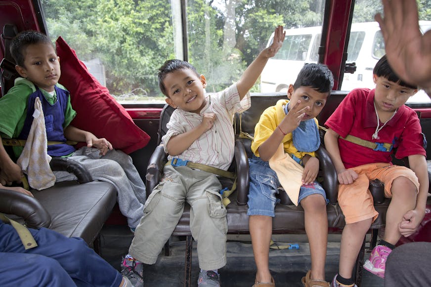 Phurteng in de bus na de schooldag